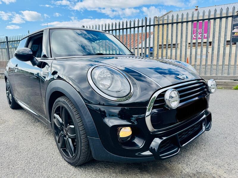 MINI HATCH
